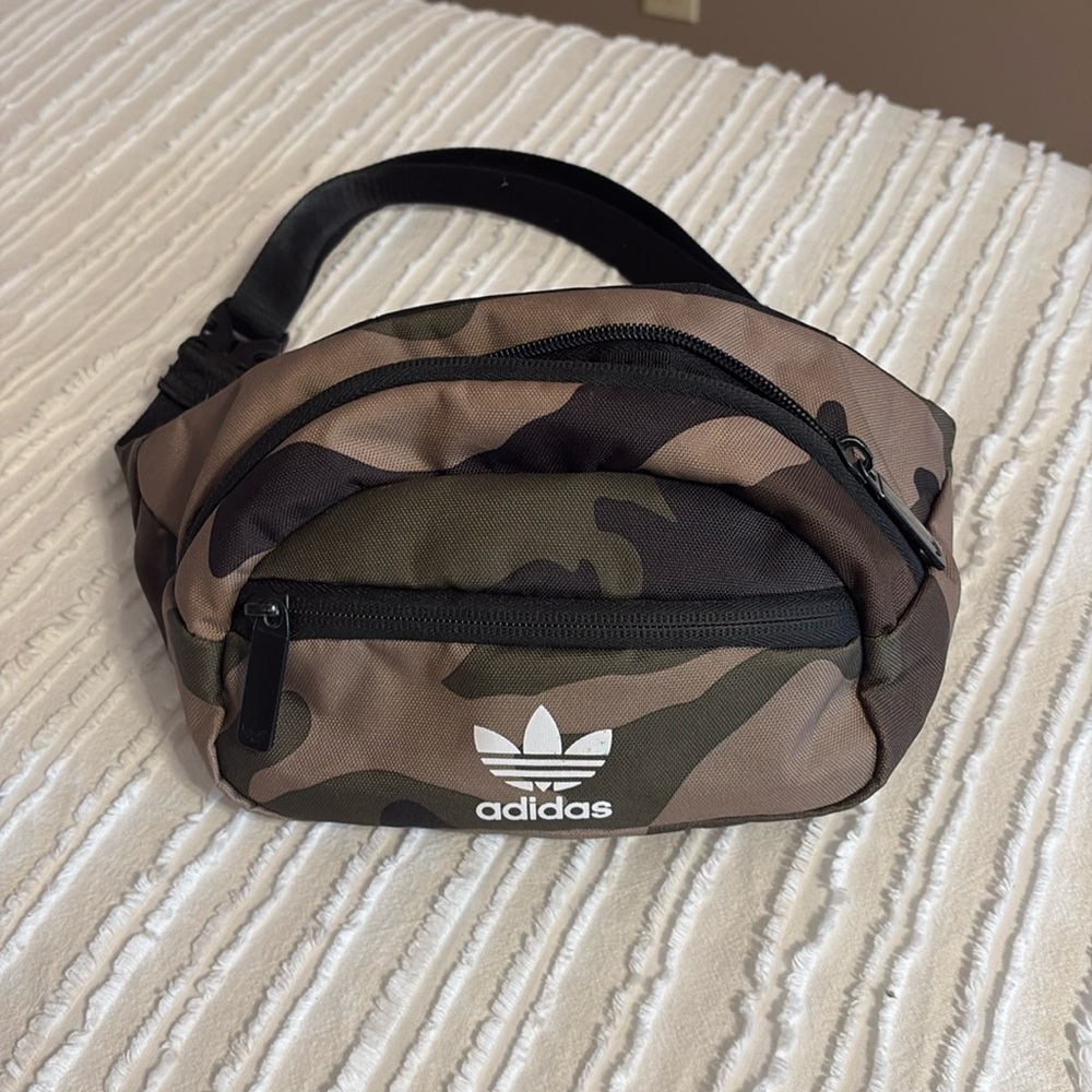 Adidas like new crossbody belt bag